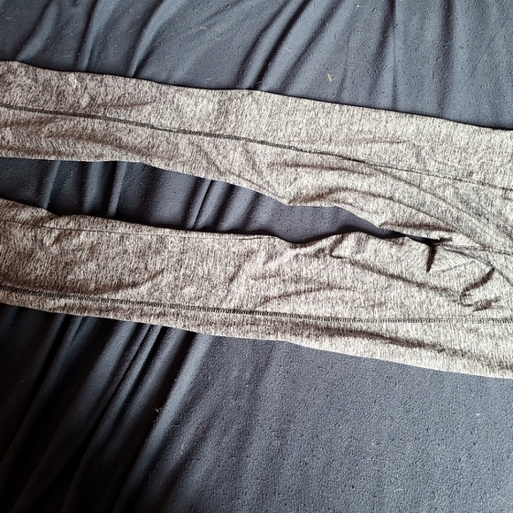 Active Yoga pants - Picture 1 of 2